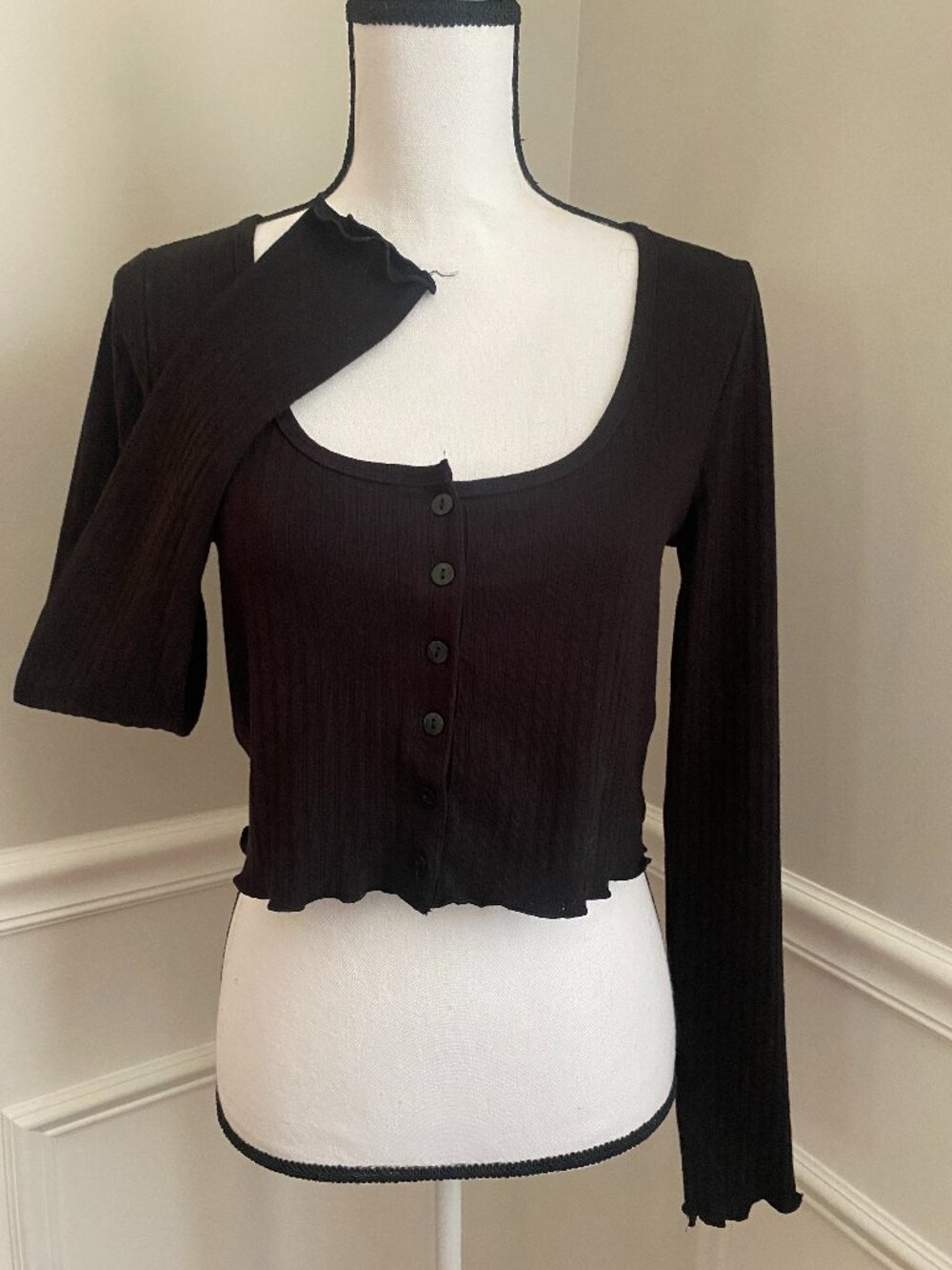 Forever 21 Black Ribbed Crop Top size Medium
